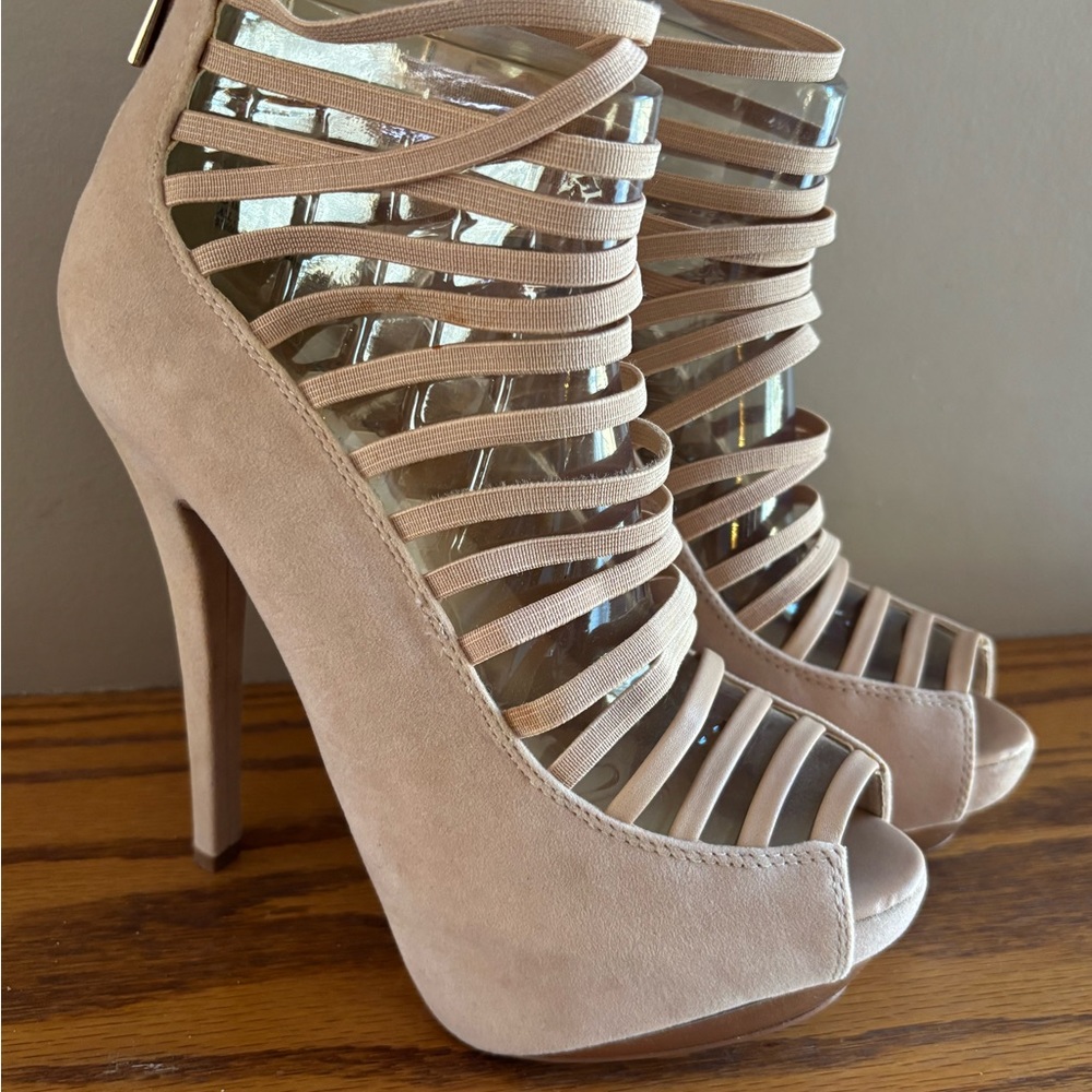 Elegant Anne Michelle Beige Heels